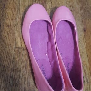 Pink flats